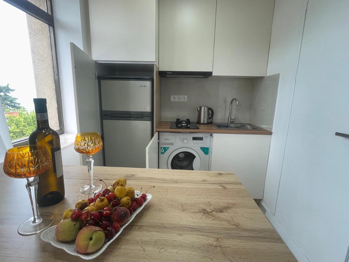 באטומי Apartment 2 Minutes From The Sea מראה חיצוני תמונה